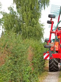 Double rotor rakes - Kverneland 9464M, compact and safe transportation