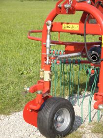 Single Rotor Rakes - Kverneland 9542 - 9546, high performance single rake designed to last for a long time