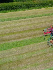 Four Rotor Rakes - Kverneland 97150 C, optimal ground pressure with high output and capacity