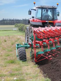 Kverneland Packomat, perfect seedbed while ploughing, kvernelands unique steel provides light and robust implement