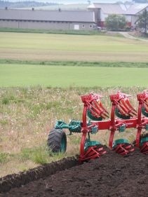 Kverneland Packomat, perfect seedbed while ploughing, kvernelands unique steel provides light and robust implement