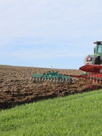 Kverneland Packomat, perfect seedbed while ploughing, kvernelands unique steel provides light and robust implement