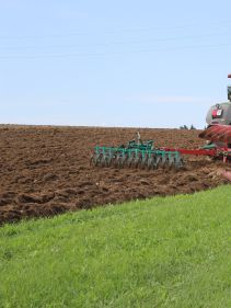 Kverneland Packomat, perfect seedbed while ploughing, kvernelands unique steel provides light and robust implement