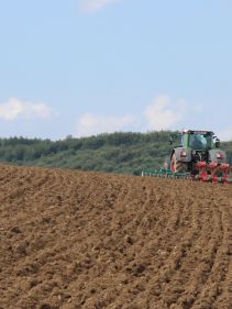 Kverneland Packomat, perfect seedbed while ploughing, kvernelands unique steel provides light and robust implement