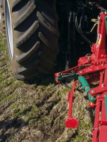 Reversible Mounted Ploughs - Kverneland ES-LS, unique steel treatment provides great life time and makes it easy in use during operation