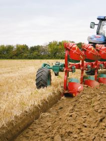 Reversible Mounted Ploughs - Kverneland ES-LS, unique steel treatment provides great life time and makes it easy in use during operation