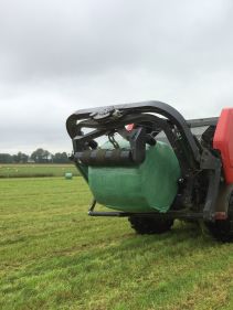 Fixed Chamber Baler-Wrapper combinations - FastBale Kverneland, operating super efficiently and non stop on field