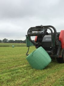 Fixed Chamber Baler-Wrapper combinations - FastBale Kverneland, revolutionary solution that produces bales nonstop