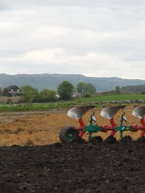 Stubble Cultivators - Kverneland Knock On System is the easiest way exchanging parts