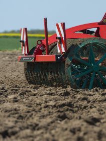 Packers - Kverneland Front Soil Packer, optimal productivity, robust and easy to maneuver during operating on field