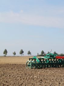 Kverneland Packomat, perfect seedbed while ploughing, kvernelands unique steel provides light and robust implement