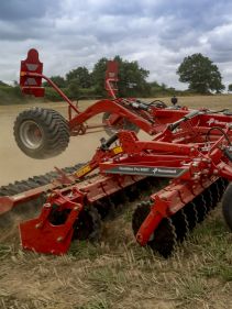 Kverneland Qualidisc Pro operating with cutting quality and good penetration