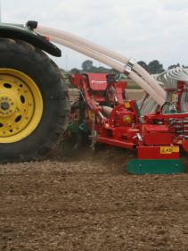 Kverneland F35 working widths 4.5 - 6m. Robust design provides necessary strength for trouble free operation