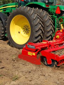 Power Harrows - Kverneland F35 working widths 4.5 - 6m. Robust design provides necessary strength for trouble free operation