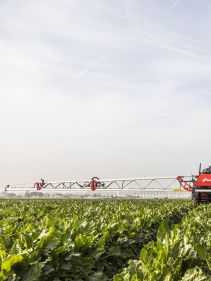 Kverneland iXtrack T3, compact sprayer, stable and precise with intelligent technology