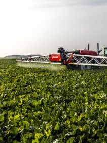 Kverneland iXtrack T3, compact sprayer, stable and precise with intelligent technology