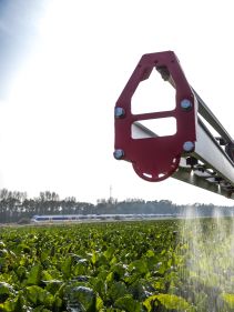 Kverneland iXtrack T3, compact sprayer, stable and precise with intelligent technology