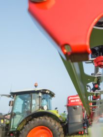Sprayers - Kverneland Ixter equipment for controlling in operation