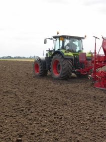 Kverneland u-drill, universal seed drill combination - seedbed preparation and levelling