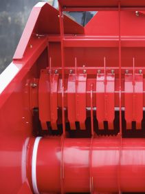 Bale Choppers - Feeders, Kverneland 853, high blowing performance during operation, also a strong package of new features