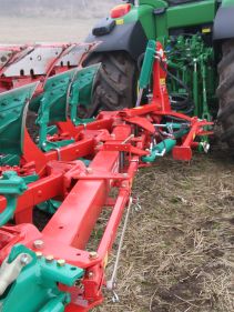 Reversible Mounted Ploughs - Kverneland 150 S Variomat, customized for high performance combined with low fuel consumption