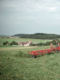 Tedders, Trailed - KVERNELAND 85140 C, run hydraulically from tractor cabin, high capacity