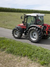 Single Rotor Rakes - Kverneland 9032 9035 9439 9442T 9443 9447T, compact and efficient during operating