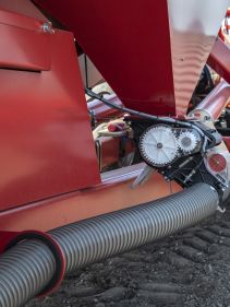 Kverneland DG2 High Capacity Pneumatic Seed Drill, superior depth control and high performance on field