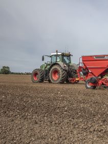 Kverneland DG2 High Capacity Pneumatic Seed Drill, superior depth control and high performance on field