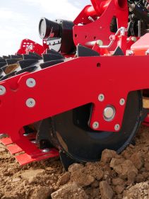 Kverneland S-series, heavy power and robus headstock, super versatile in use with low fuel consumption