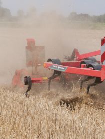 Stubble Cultivators - Kverneland Turbo powerful and efficient in use during operation