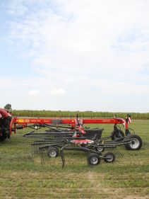 Double Rotor Rakes - VICON ANDEX 804-844-904 HYDRO-904 PRO, high performance also under though conditions cause by a strong carrier frame