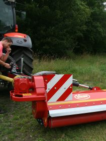 Choppers - VICON BROMEX M PLUS, suitable for road maintenance, clearing out field edges, ditches and hedges. High performance with front and rear choppers