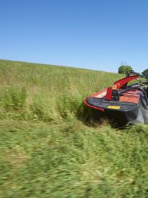 Plain Mowers - VICON EXTRA 328F - 332F - FRONT MOUNTED DISC MOWER, with its responsive headstock makes it easy to use