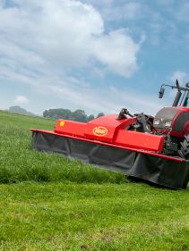 Plain Mowers - Vicon EXTRA 332XF, designed for narrow swathing and wide spreading, first front disc mower with with an actively driven swath former