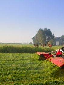 Mower Conditioners - Vicon EXTRA 687T - Efficient Butterfly Mower Combination, low weight with tripple mower conditions for high efficiency during field operation