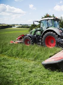 Mower Conditioners - VICON EXTRA 7100T VARIO - 7100R VARIO - EFFICIENT BUTTERFLY MOWER COMBINATION, outstanding performance with new QuattroLink suspension