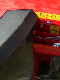 Mower Conditioners - VICON EXTRA 732FT - 732FR - 736FT - 736FR FRONT MOUNTED MOWER CONDITIONERS, new and comfortable ideas to the machine with a maintenance friendly design
