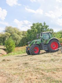 Tedders, Trailed - VICON FANEX 904C - 1124C, purpose-built for smaller tractor but will also operate with larger ones