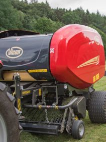 Fixed Chamber round balers - VICON RF 4225, maximal capacity in all crop conditions, the system ensures maximal bale rotation