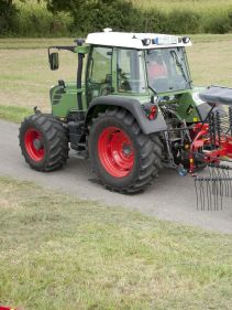 Single Rotor Rakes - VICON ANDEX 323-353-394-424T-434-474T, designed for low power tractors, but still provides great working width