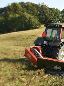 Plain Mowers - VICON EXTRA 228 - 232 - REAR MOUNTED DISC MOWERS, side mounted mowers working angles up to 35°