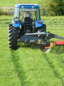 Mower Conditioners - VICON EXTRA 624T - 628T/R - 632T FARMER, tine conditiong with hydraulic spring adjustments also slim design for efficient during operation