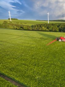 Kverneland iXtrack T3, compact sprayer, stable and precise with intelligent technology