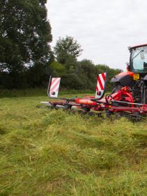 mounted tedders - VICON FANEX 554-684-764-904-1124, Central adjustment for border spreading keeping the crop inside the field.