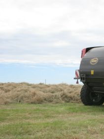 Fixed Chamber round balers - VICON FIXBALE 500, specialist baler for heavy silage conditions with low power requirments for efficient operation