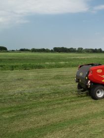 Fixed Chamber round balers - VICON FIXBALE 500, specialist baler for heavy silage conditions with low power requirments for efficient operation