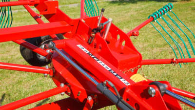 KVERNELAND 9464 C - 9472 C - 9472 C HYDRO - 9476 C, strong frames and cost efficient with CompactLine maintenance-friendly gearbox