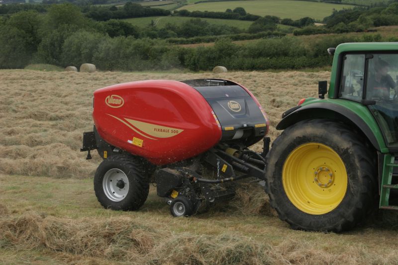 Fixed Chamber round balers - VICON FIXBALE 500, specialist baler for heavy silage conditions with low power requirments for efficient operation