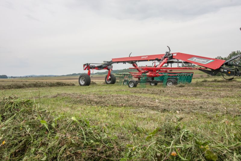 Double rotor rakes - Kverneland 9670, operating comfort, flexible and compact during transport and storage